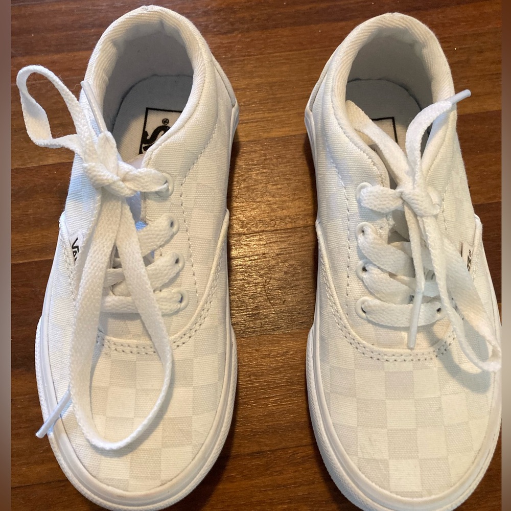 Vans size 11 toddler lace up sneakers
White on white checkered pattern